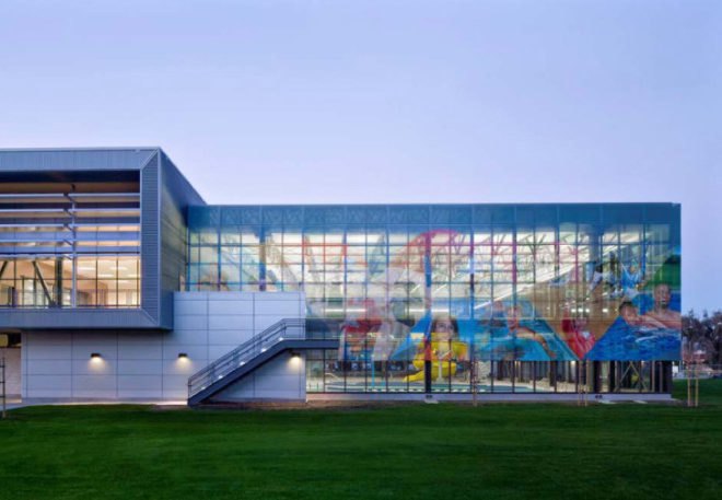 ELS Architects and Urban Design,Bay area swimming pool, green public facility design,Solar thermal heated pool, Urban recration center green design, eco center, Oakland sports center,LEED Silver, LEED recreation center,