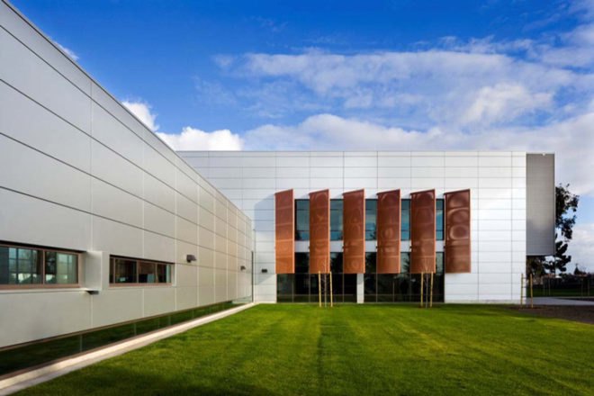 ELS Architects and Urban Design,Bay area swimming pool, green public facility design,Solar thermal heated pool, Urban recration center green design, eco center, Oakland sports center,LEED Silver, LEED recreation center,