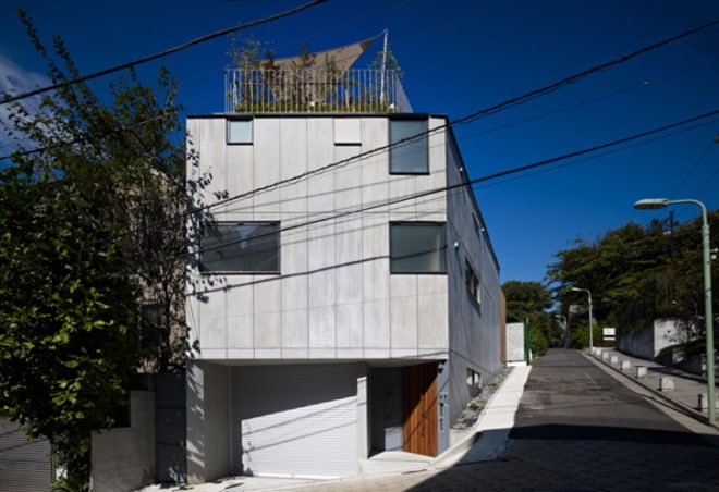 green design, eco design, sustainable design, redesign, Keiji Ashizawa, 2 family home, Tokyo, roof garden, louver fence, lightwell