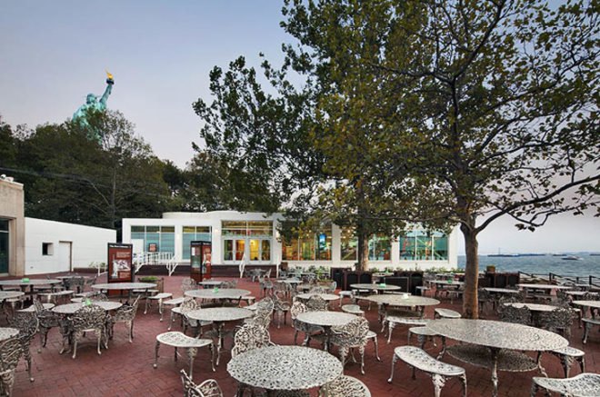 green design, eco design, sustainable design, LEED Platinum, Liberty Island, Acheson Doyle Partners Architects, geothermic heating, glass curtain, rain water recycling, Statue of Liberty Cruises