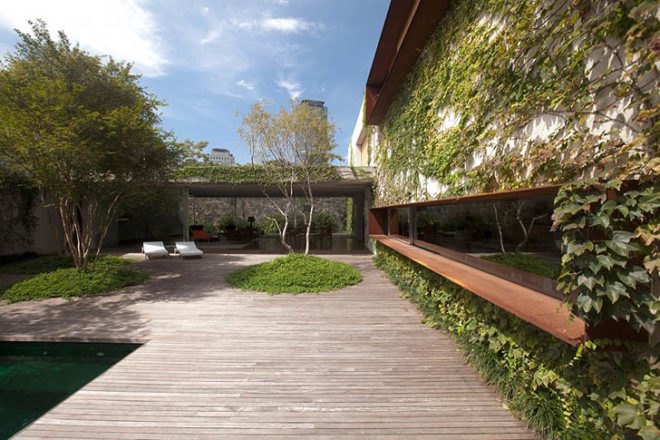 green design, eco design, sustainable design, Marcio Kogan, MK27, Chimney House, Brises soleil, open air residence, Brazil, Glass Curtain