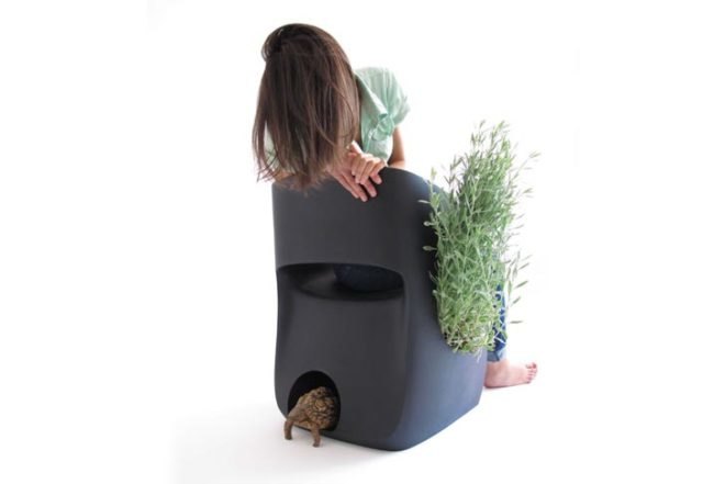Urban farming,Recycled Materials,Modern Pets,green pets Green,Products,Green Materials,green furniture,Gardening,Botanical,biomimicry,spanish design,martin azua,recycled polyethylene chair,furniture to interact with animals