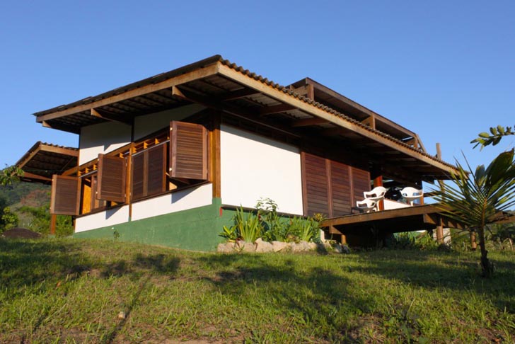 Sustainable Materials,Sustainable Building,Green Resources,Green Materials,Green Lighting,Green Holidays,Brazilian design,local certified wood,local materials,sea views,wooden deck,natural light,tetra pak,t plak,recycled tetra pak cartons