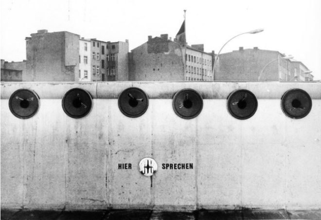 Speaker Sculptures, Benoit Maubrey, recycled speakers, recycled materials, eco art, speaker wall