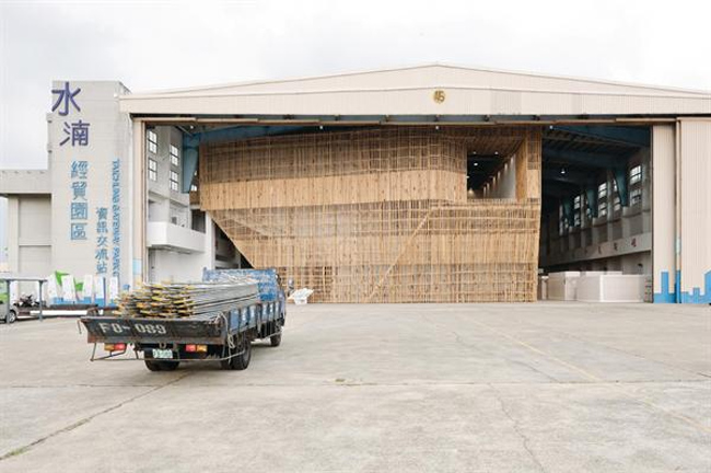 temporary green building design,green building materials,Taiwan green building, Gateway Park,Stan Allen Architect, eco rennovation, bamboo gallery,bamboo architecture,