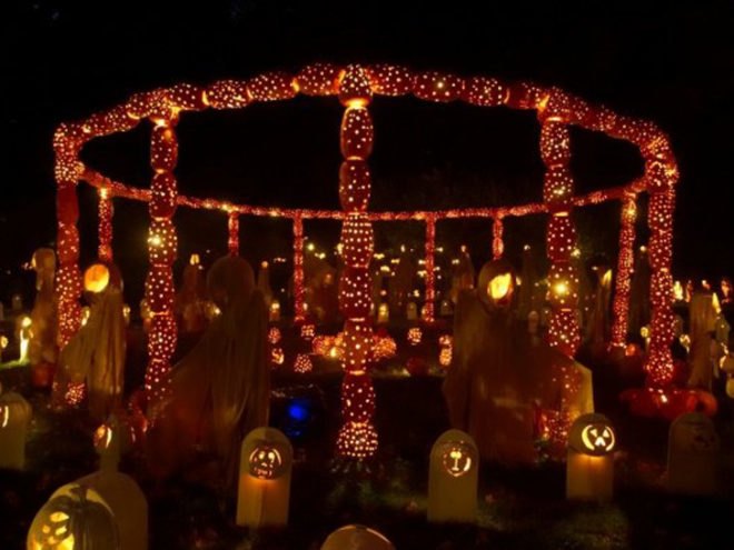 The Great Jack O'Lantern Blaze, Blaze, Jack O'Lantern, Jack O'Lantern Blaze, Halloween, pumpkin, pumpkins, pumpkin carving, land art, installation, installation art, landscape, natural landscape, eco design, landscape design, Hudson Valley, Van Cortlandt Manor, Michael Natiello, New York, upstate New York, waterfront, Hudson River, Jay Woods, artist, music, food, festival, harvest, night, dinosaurs, mummies, pyramids, tomb