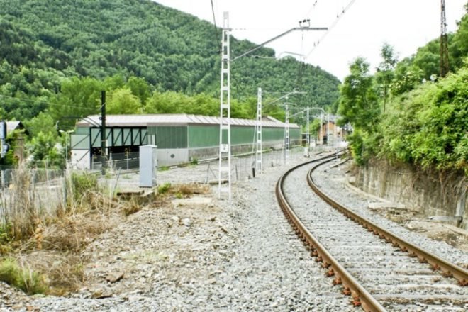 Train Store in Ribes, SAU Taller d'Arquitectura, train station, spain, daylighting, solar power, saw-toothed roof