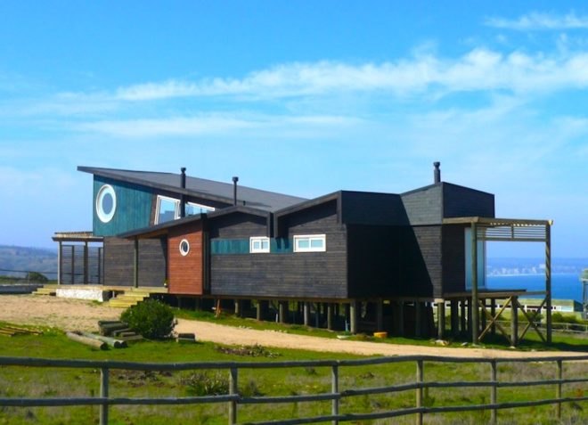 Y-House, solar power, renewable energy, high-performance windows, glazing, fireplace, rainwater harvest, passive design, green design, sustainable design, Chile, Plus Arquitectura, eco-design
