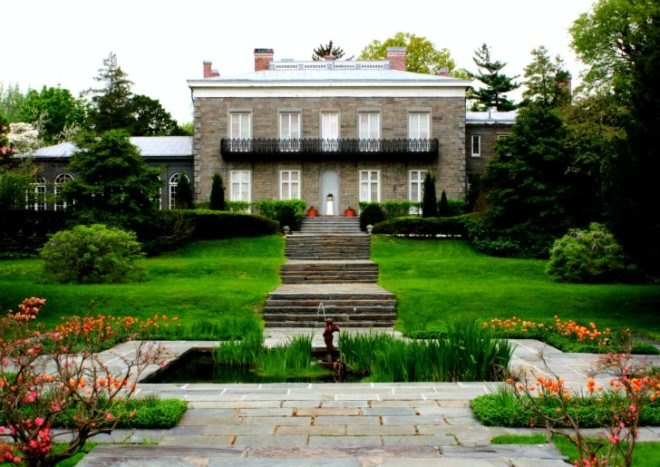 Eco-Friendly Fall Fun in NYC, fall activities, fall food, fall foliage, fall in new york, halloween new york, pumpkin picking nyc, queens country farm museum, haunted houses nyc, fall greenmarket vegetables