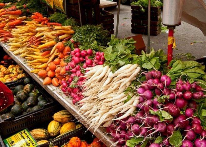 Eco-Friendly Fall Fun in NYC, fall activities, fall food, fall foliage, fall in new york, halloween new york, pumpkin picking nyc, queens country farm museum, haunted houses nyc, fall greenmarket vegetables