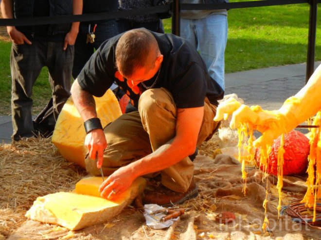 biggest pumpkin, botanical gardens, bronx, fall, fall events, fall events nyc, jim bryson, Jim Bryson biggest pumpkin in the world, New York botanical gardens, news, ny botanical gardens, nyc, nyc events, pumpkin, pumpkin carving, pumpkin events, world’s largest pumpkin, ray villafane
