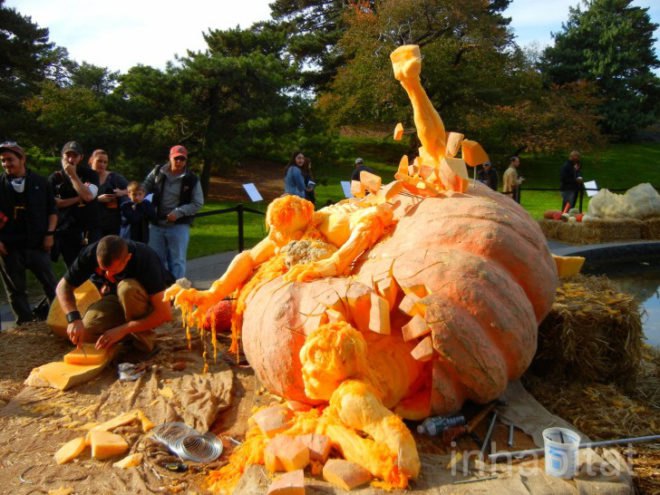 biggest pumpkin, botanical gardens, bronx, fall, fall events, fall events nyc, jim bryson, Jim Bryson biggest pumpkin in the world, New York botanical gardens, news, ny botanical gardens, nyc, nyc events, pumpkin, pumpkin carving, pumpkin events, world’s largest pumpkin, ray villafane