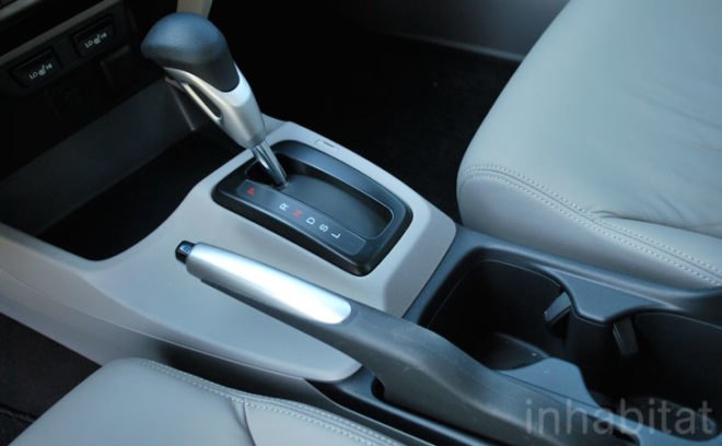 Honda Civic Hybrid, test drive, Inhabitat test drive, Civic hybrid, hybrid vehicle, hybrid car, Laura K. Cowan, green automotive design, green transportation, alternative transportation