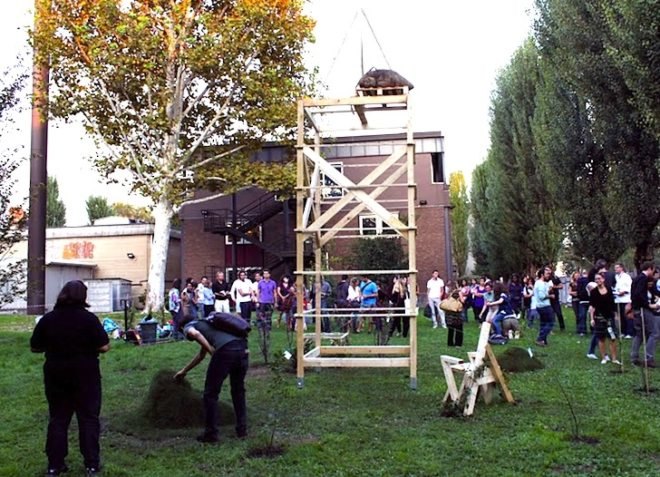 eco-art, eco-architecture, Visiondivision, The Patient Gardener, Sweden, Politechnico di Milano, green design, sustainable design, slow architecture, reduced construction waste, living furniture, reduce transportation, architectonic, cherry blossom trees, Japanese trees, Italy, hourglass tree structure