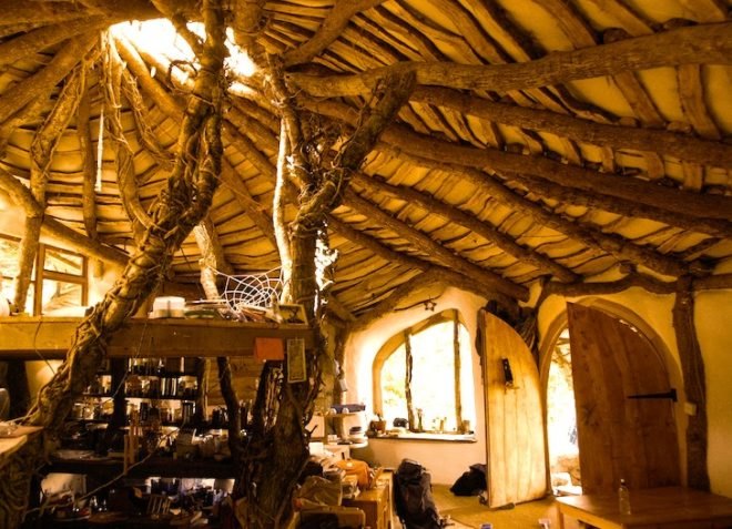 Hobbit House, Simondale, green building, eco-design, sustainable design, green design, Wales, green roof, thermal massing, straw bales, natural lighting, natural materials, green materials, compost toilet, solar panels, reclaimed wood,