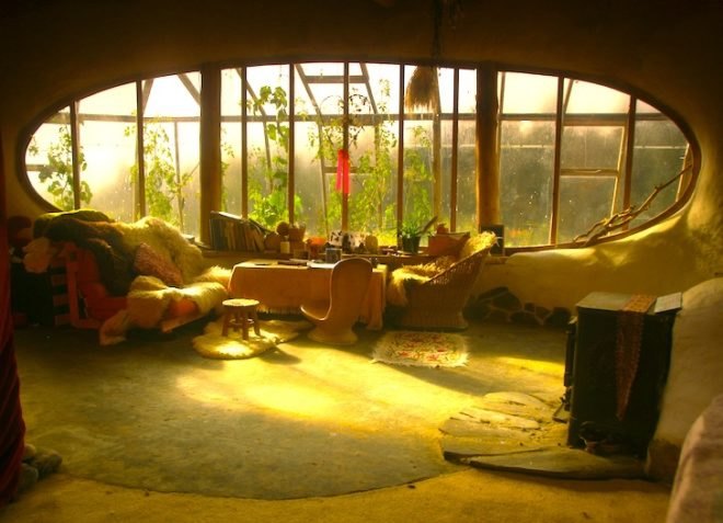 Hobbit House, Simondale, green building, eco-design, sustainable design, green design, Wales, green roof, thermal massing, straw bales, natural lighting, natural materials, green materials, compost toilet, solar panels, reclaimed wood,