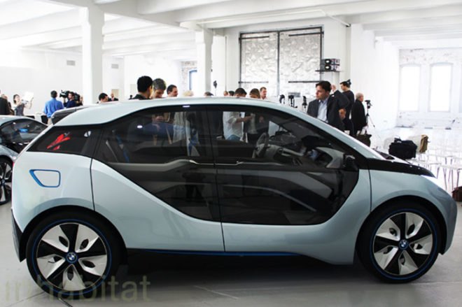 bmw i3, bmw i8, bmw hybrid, bmw electric car, electric vehicle, hybrid vehicle, hybrid-electric vehicle, bmw green car, green transportation, all-electric bmw, i3, i8, bmw i3 photos, bmw i8 photos, electric car, hybrid car, sustainable transportation, eco vehicle