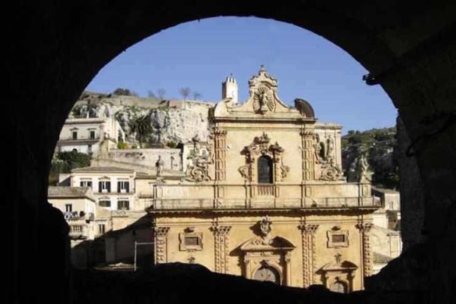 Green Real Estate,Green Materials,green Interiors,Green Holidays,green furniture,Eco Travel,Architecture,moroccan style,local stone,locally sourced materials,italy,restored house,accomodation,hotel,bamboo,Custom Made Furniture,