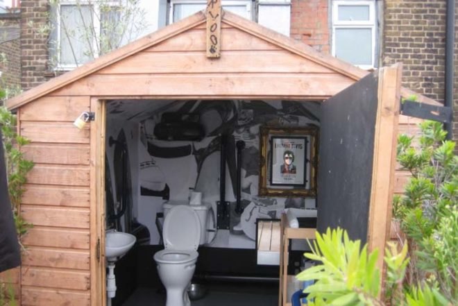 Sustainable Food,Recycled Materials,Green renovation,green Interiors,green furniture,Prefab Housing,wooden shed,vintage furniture,outdoor cinema,outdoor silent cinema,recycled pallets,parachute umbrella,recycled parachute