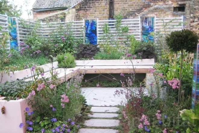 Sustainable Food,Recycled Materials,Green renovation,green Interiors,green furniture,Prefab Housing,wooden shed,vintage furniture,outdoor cinema,outdoor silent cinema,recycled pallets,parachute umbrella,recycled parachute