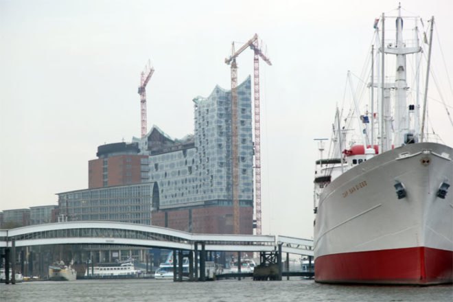 Elbphilharmonie, Herzog & de Meuron, Hamburg, Germany, HafenCity, concert hall, starchitecture,