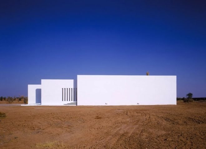 Guilhem Eustache, Belgian, Marrakech, Morocco, natural materials, locally-sourced materials, green building, sustainable home, sustainable development, atlas mountains, green design, sustainable design, eco design, clay, tadelakt, solar gain, minimalist