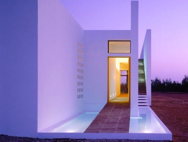 Guilhem Eustache, Belgian, Marrakech, Morocco, natural materials, locally-sourced materials, green building, sustainable home, sustainable development, atlas mountains, green design, sustainable design, eco design, clay, tadelakt, solar gain, minimalist