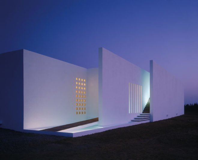 Guilhem Eustache, Belgian, Marrakech, Morocco, natural materials, locally-sourced materials, green building, sustainable home, sustainable development, atlas mountains, green design, sustainable design, eco design, clay, tadelakt, solar gain, minimalist