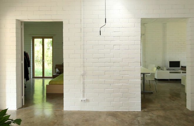 green design, eco design, sustainable design, Barcelona, House 712, H Arquitectes, perforated brick, triangular building, natural ventilation, minimalist architecture