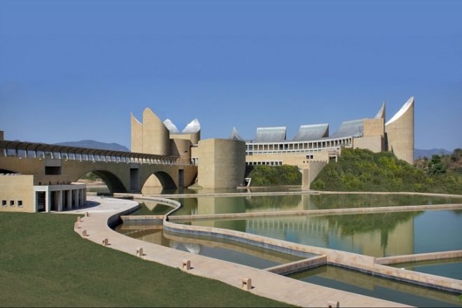 Khalsa Heritage Centre, Moshe Safdie, safdie architects, cultural center, india, local materials, sikh religion