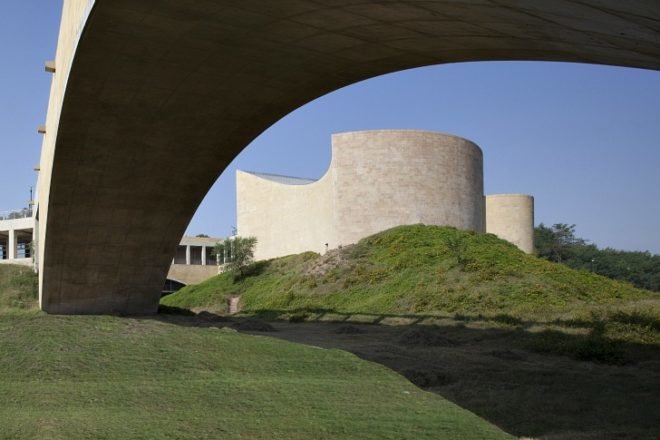 Khalsa Heritage Centre, Moshe Safdie, safdie architects, cultural center, india, local materials, sikh religion