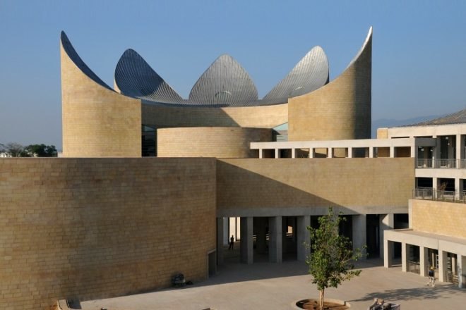 Khalsa Heritage Centre, Moshe Safdie, safdie architects, cultural center, india, local materials, sikh religion