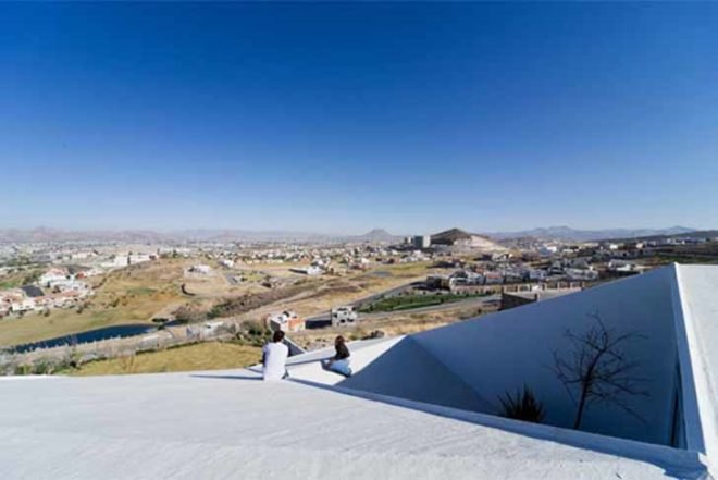 Sustainable Building,Renewable Energy,green Interiors,Architecture,mexico,chihuahua desert,sloping roofs,soil thermal mass,concrete house,productora,terraces,energy optimisation,natural light,minimal decoration,buried house
