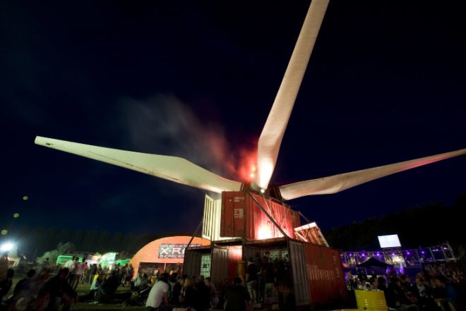 Solar Power,Wind Power,Recycled Materials,green technology,Green Resources,Green Materials,energy efficiency,Art,solar power,dutch design,refunc,solar panels,recycled shipping containers,lowlands music festival,eindhoven,big-scale installation,art