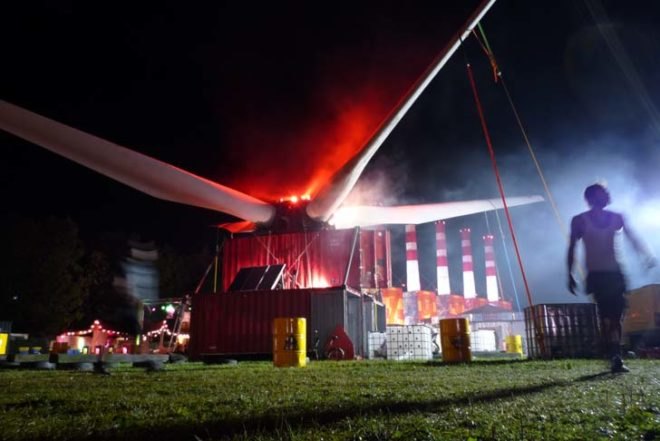 Solar Power,Wind Power,Recycled Materials,green technology,Green Resources,Green Materials,energy efficiency,Art,solar power,dutch design,refunc,solar panels,recycled shipping containers,lowlands music festival,eindhoven,big-scale installation,art