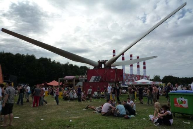 Solar Power,Wind Power,Recycled Materials,green technology,Green Resources,Green Materials,energy efficiency,Art,solar power,dutch design,refunc,solar panels,recycled shipping containers,lowlands music festival,eindhoven,big-scale installation,art