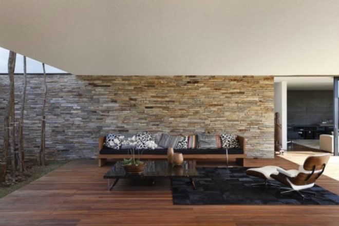 SN House, Studio Guilherme Torres, cantilever, brazil, passive solar house, louvers, green home