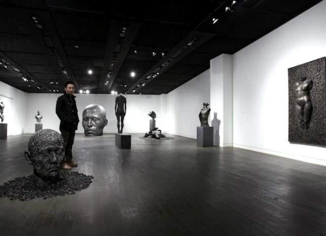 Korea, dystopia, chain sculptures, upcycled, upcycled art, metal art, recycled art, green art, sustainable art, sustainable design, green design, eco design, chains, Seo Young Deok, nude sculptures, anthony gormley