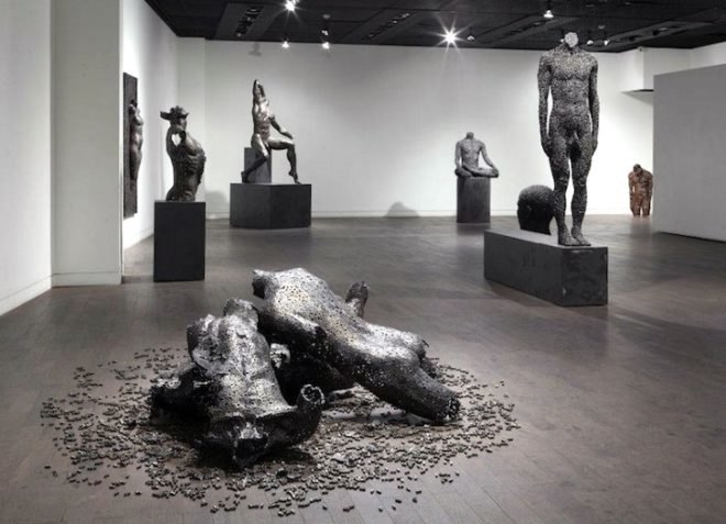 Korea, dystopia, chain sculptures, upcycled, upcycled art, metal art, recycled art, green art, sustainable art, sustainable design, green design, eco design, chains, Seo Young Deok, nude sculptures, anthony gormley