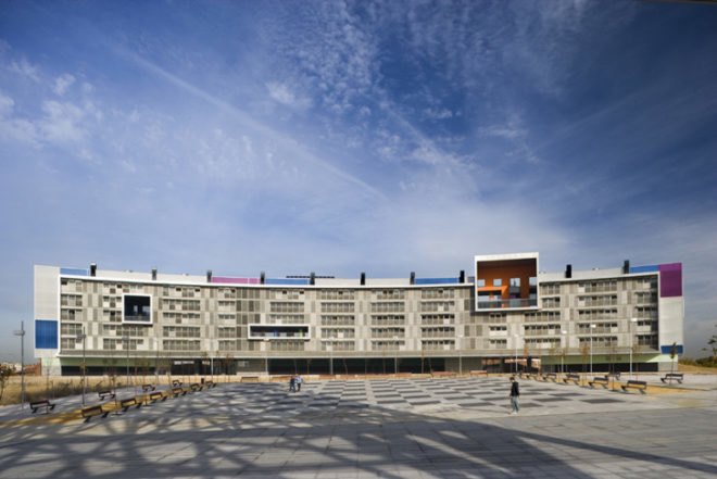 low impact large building, solar thermal, Ruiz Larrea and Associates, passive heating, passive solar, passive cooling, double wall, buildign shading, building orientation, eco building design, earth tube, green apartment, Spanish green building, eco apartment,
