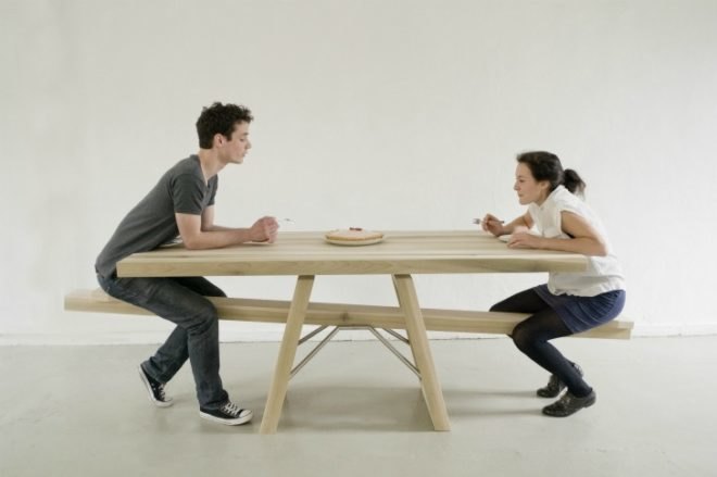 marleen jansen, de tafelwip, see-saw table, playful furniture, dutch furniture design, table manner furniture, innovative furniture, fun table design