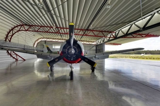 The Hangar, Peter Stutchbury Architects, material efficient design, steel construction, australia, green building