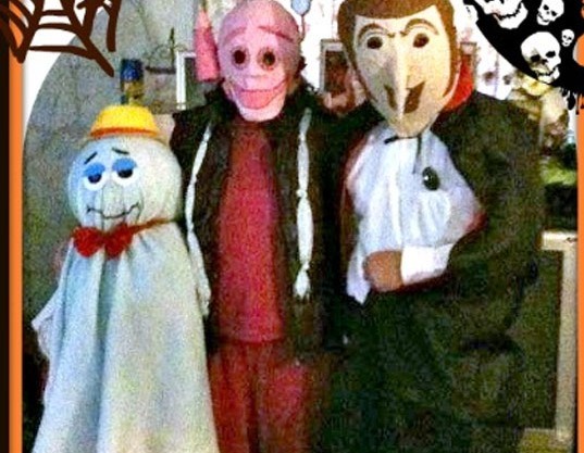 costume contest, diy halloween costume, eco costumes, eco halloween, eco halloween costume, green costumes, green halloween, halloween costume contest, handmade halloween costume, Inhabitat 2011 Green Halloween Costume Contest, organic halloween costume, Do-It-Yourself Halloween Costume, homemade halloween costume, green halloween costume contest, The Cereal Monster Family by Crystal Adkins