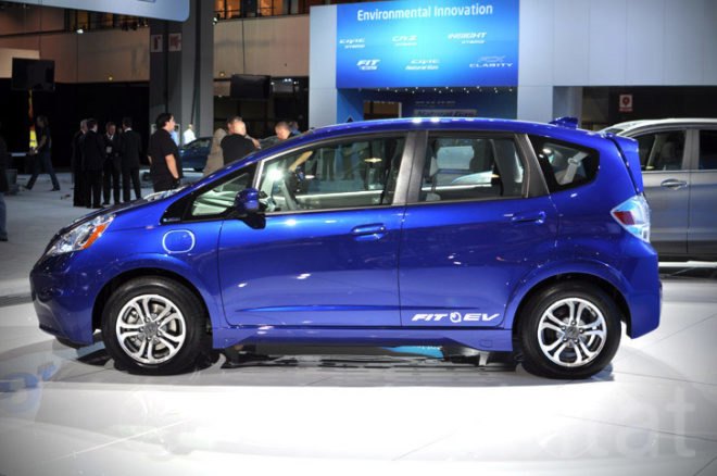 2013 Honda Fit EV, LA Auto Show, 2011 Los Angeles Auto Show, Honda, electric vehicles, plug-in cars, fuel efficiency, alternative energy vehicles, green cars, green transportation,