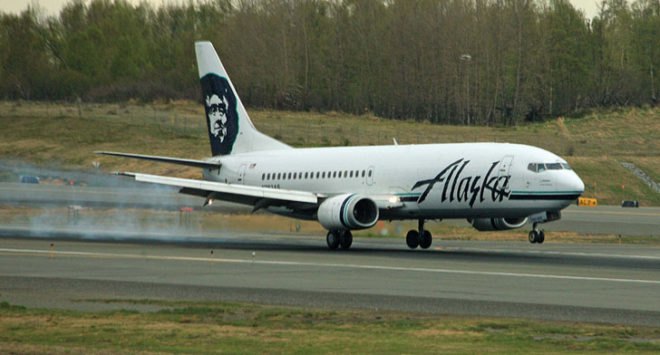 Alaska Airlines biofuel, American Airlines biofuel, biofuel flight, world's firts, first U.S., world's first commercial biofuel flight, green transportation, alternative transportation, green airplane, eco-friendly plane