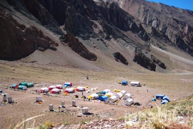 Water Issues,Renewable Energy,green technology,Green Lighting,Eco Tourism,Eco Travel,prefab architecture,solar panels,renewable energy,geodesic dome house,mule,aconcagua,argentina,andes mountains,green camping,