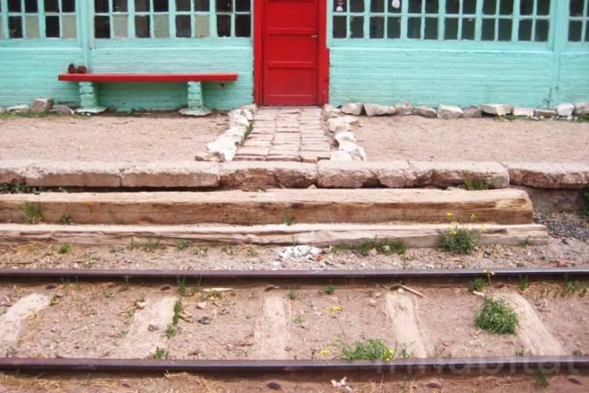 Recycled Materials,Green renovation,Green Lighting,Eco Tourism,Eco Travel,Architecture,recycled train station,puente del inca,inca bridge,aconcagua,mendoza,argentina,natural light,recycled artifacts,hostel,affordable accomodation