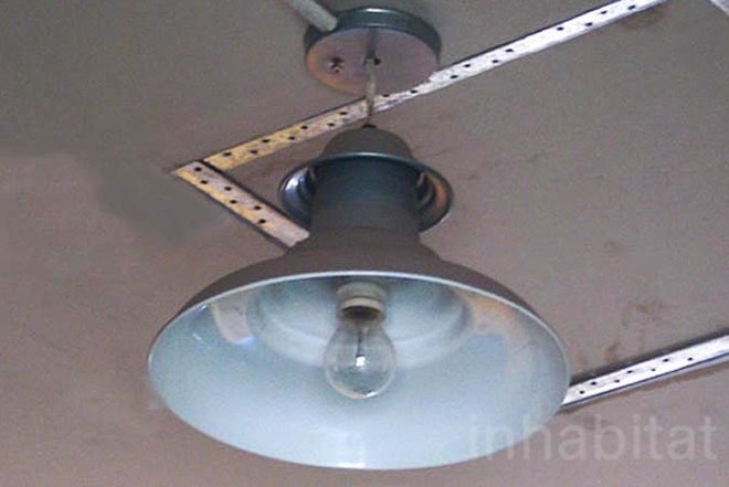 Recycled Materials,Green renovation,Green Lighting,Eco Tourism,Eco Travel,Architecture,recycled train station,puente del inca,inca bridge,aconcagua,mendoza,argentina,natural light,recycled artifacts,hostel,affordable accomodation