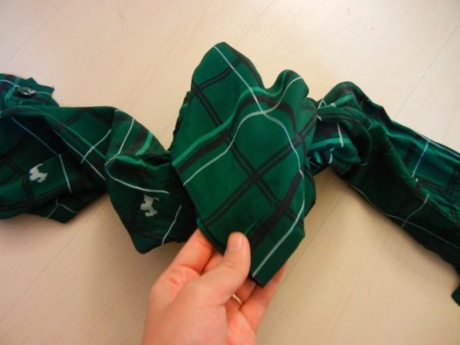 HOW TO: Wrap a Gift Using an Old Shirt, how to, diy, inhabitat diy, creative gift wrapping, gift wrapping, green gift wrapping, shirt giftwrap, green giftwrap, green gift wrap, green design, eco design, sustainable design, alternative gift wrap, sustainable gift wrap, creative ways to wrap a present, how to wrap a present, how to wrap a gift, furoshiki