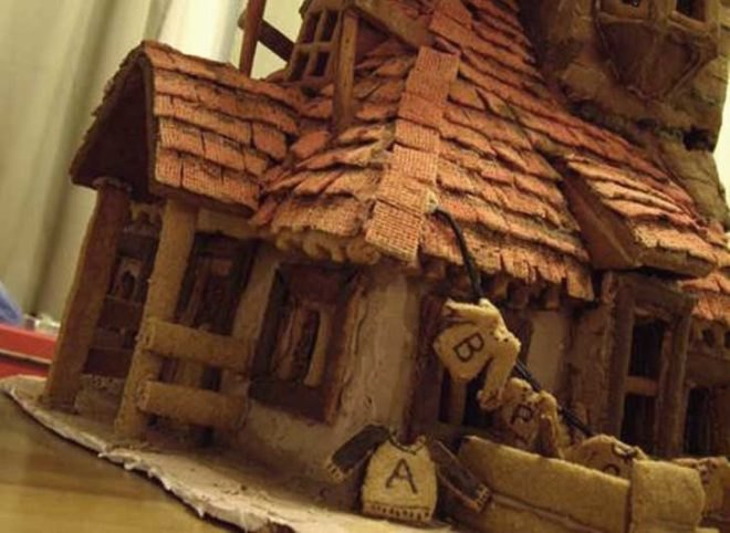 harry potter, harry potter gingerbread house, Weasley gingerbread house, muggle gingerbread house, potter gingerbread house, cool gingerbread house, unique gingerbread house, gingerbread house, how to make a gingerbread house, great gingerbread house, holiday decorations, holiday festivities, holiday activities, family activities